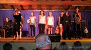 Stage à Arnac : de gauche à droite : Jean-Luc, Myriam, Camille (cachée), Chloé, Éloïse, Adrienne et Alexandre