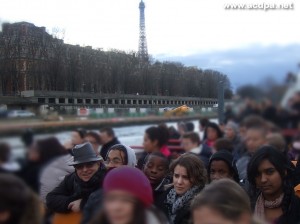 Sur le Bateau Mouche : Jean-Luc (chapeau), Alexandre, Grace, Milène, Tuintime et Roshnie