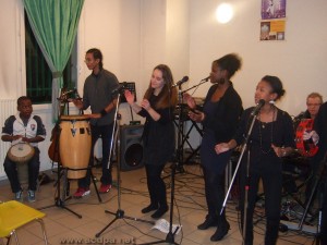 Premier spectacle du tour d'Adrienne à la M.J.C : Grace, Alexandre, Myriam, Adrienne, Olivia et Jean-Luc