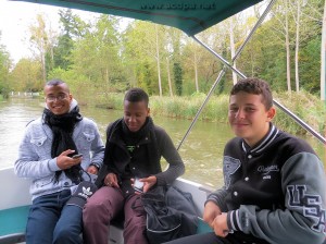 Alexandre, Tuintim et Arthur sur les canaux du domaine de Cheverny