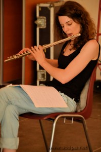À Arnac, Milène s'échauffe à la flûte