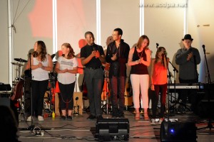 Clara, Camille, Yves, Alexandre, Lorie, Émeline, et Arthur