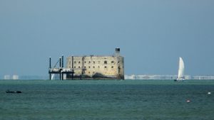 Tour du Fort Boyard,avec un catamaran