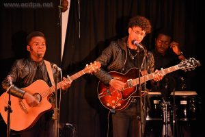 Grace (guitare), Alexandre (guitare) et Yves (batterie) dans «Gafsa»