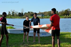 Initiation à la voile : le matériel doit être plié avant rangement