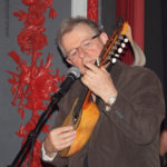 Jean-Luc, avec un magnifique charango bolivien en provenance de La Paz