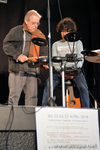 Jean-Luc et Léo, à la batterie