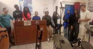 Damian, Dylan, Validine, Naomy, Dilia, Promise, et à droite de la photo : Bing Yong (nouveau venu, prometteur) et deux de ses amies de passage