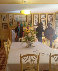 Hugo, Naomy, Validine et Dimia, dans la salle à manger (RDC)